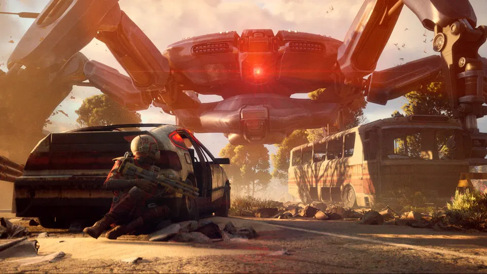 Arc Raiders: voják sedí u opuštěného auta na silnici, nad ním se tyčí obří mechanický stroj s červeným světlem.